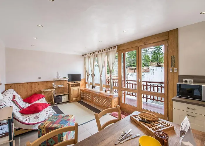 Appartement Renove, Ski Au Pied, En Plein Centre De Courchevel Moriond - Fr-1-563-59