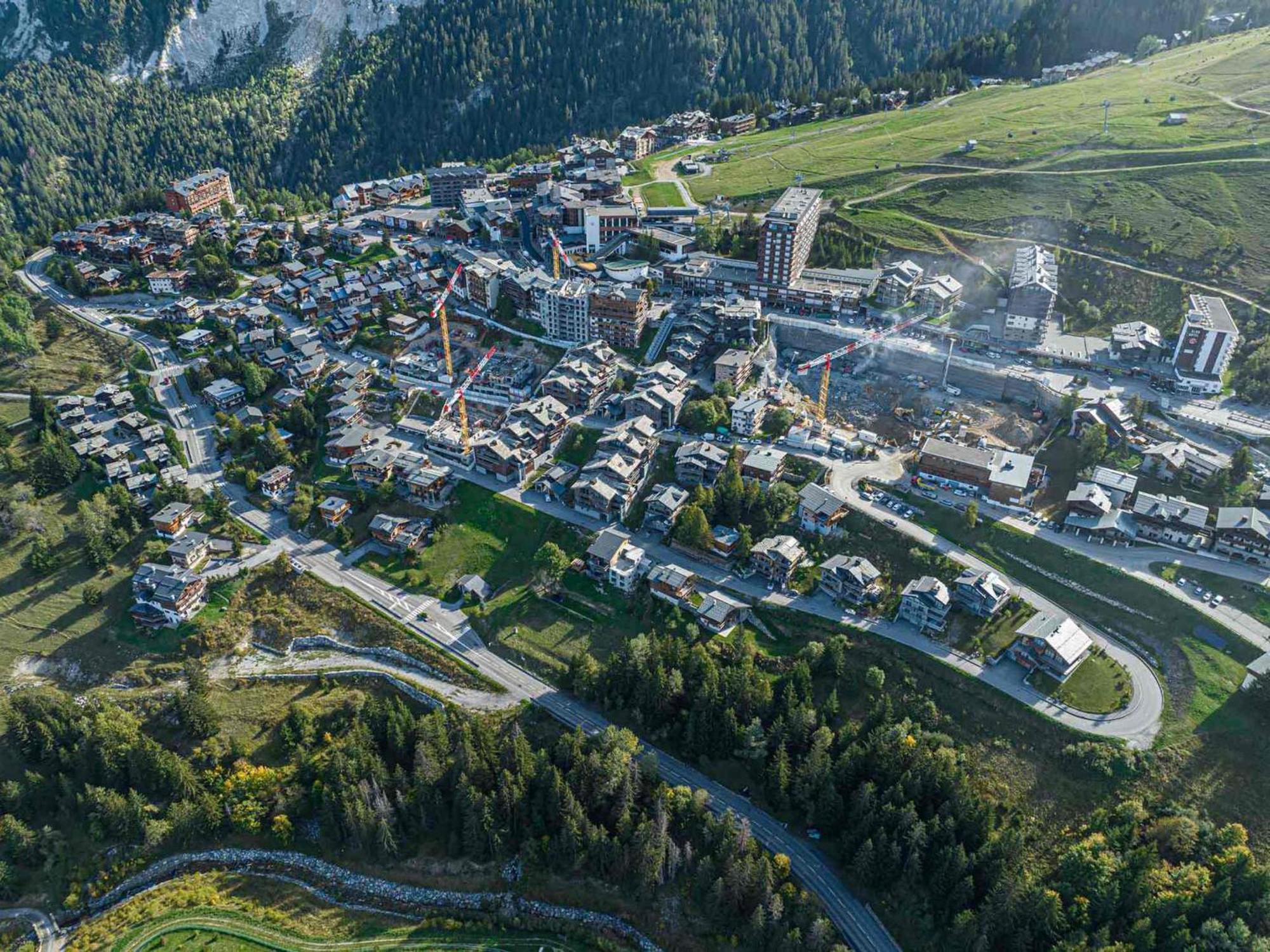 Apartment Renove, Au Pied, En Plein Centre De Moriond - Fr-1-563-59 *